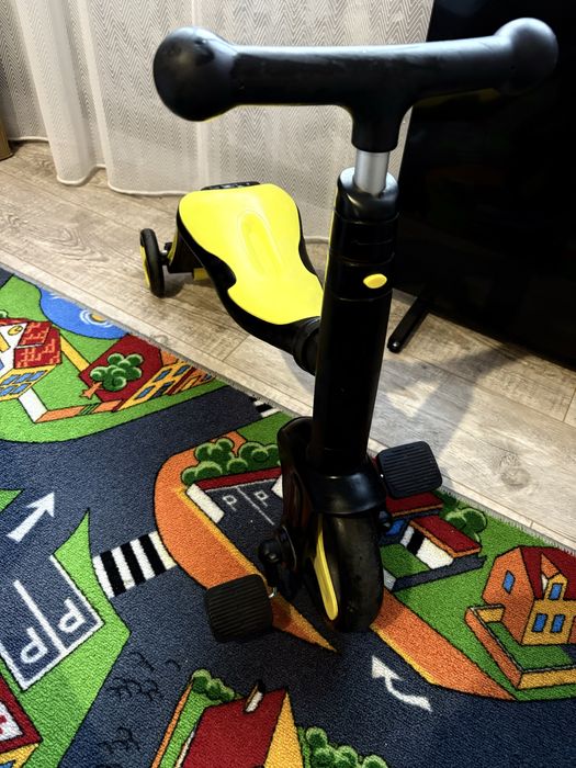 Слмокат, толкач з педалями