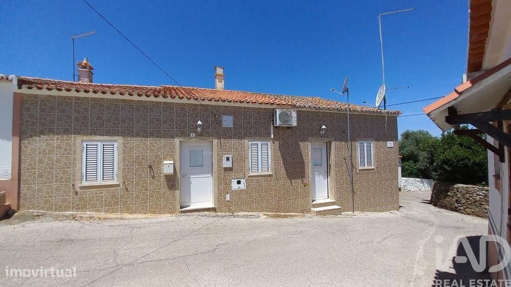 Casa de aldeia T2 em Giões de 136,00 m2