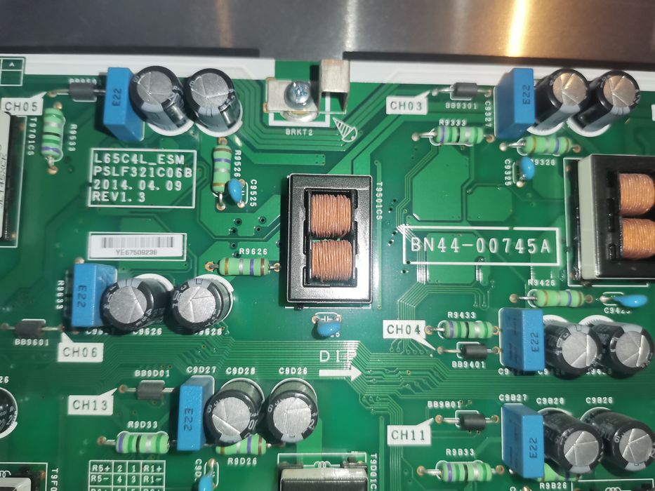 Smart tv Samsung UE65HU8500l tela partida