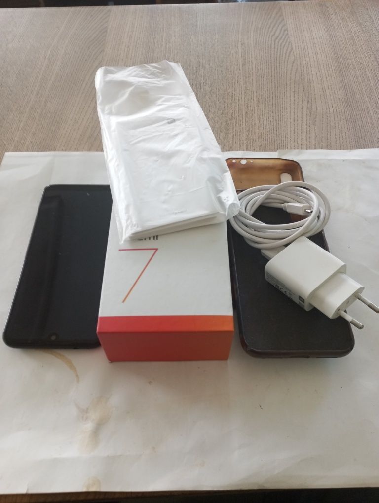 Продам Redmi 7 3/32