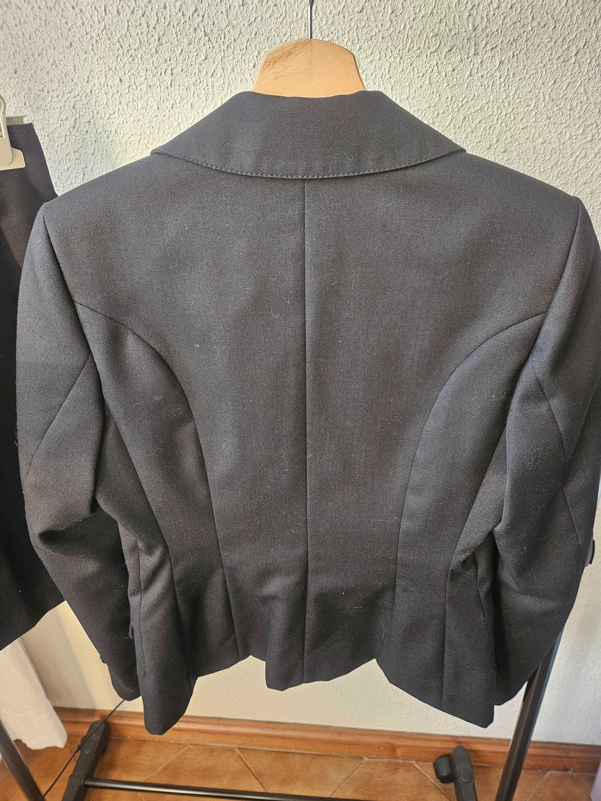 Traje feminino Univerdade de Aveiro