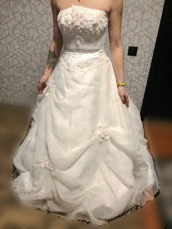 Весільна сукня...
