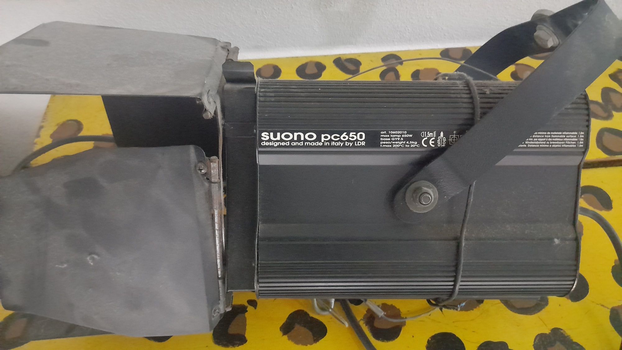 Projetor de Teatro Suono PC 650