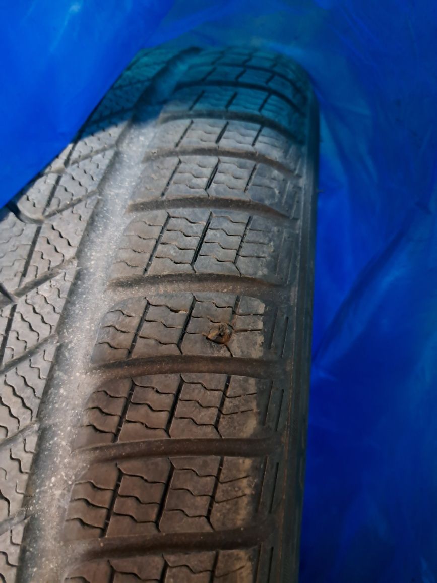 Opona Pirelli Sottozero 3 245/45 R19 z 2023 r