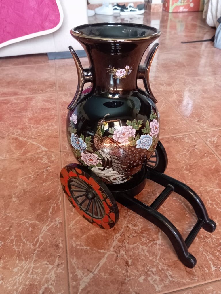 Vaso ornamento preto tema oriental