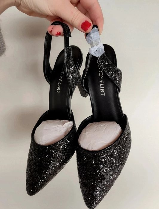 Szpilki / nowe / czarne / Black / zdobione / oldmoney / czarne /