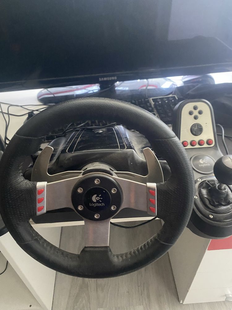 Kierownica logitech g27