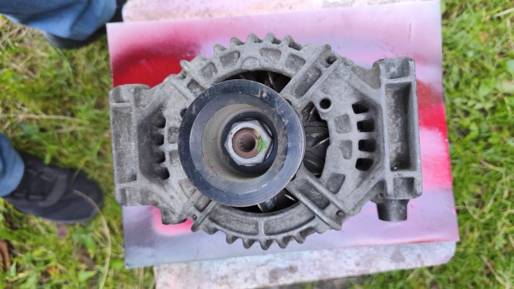 Генератор Opel 0124425004 / 13129850