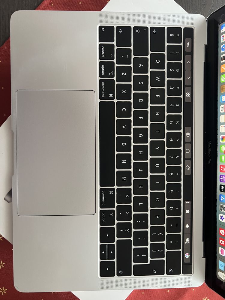 Macbook pro 2018 Touch bar and Touch ID