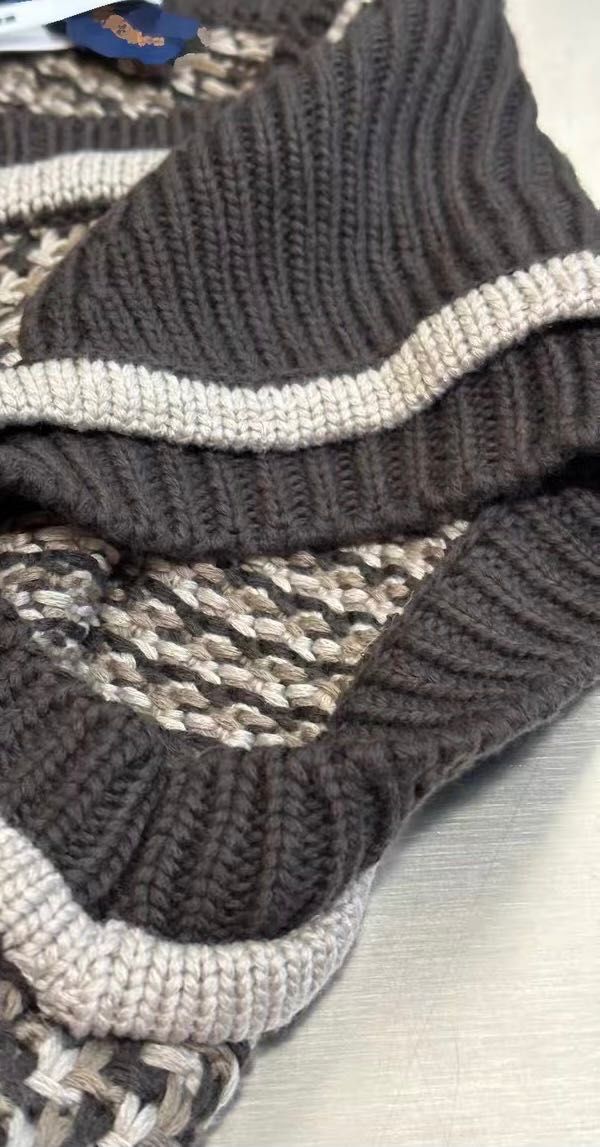 Kamizelka sweter luksusowej marki nowa z metkami z żakardu