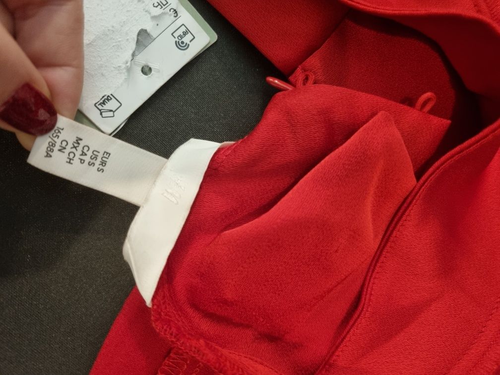 H&M NOWA Drapowana, czerwona sukienka Egzotyczna r. S