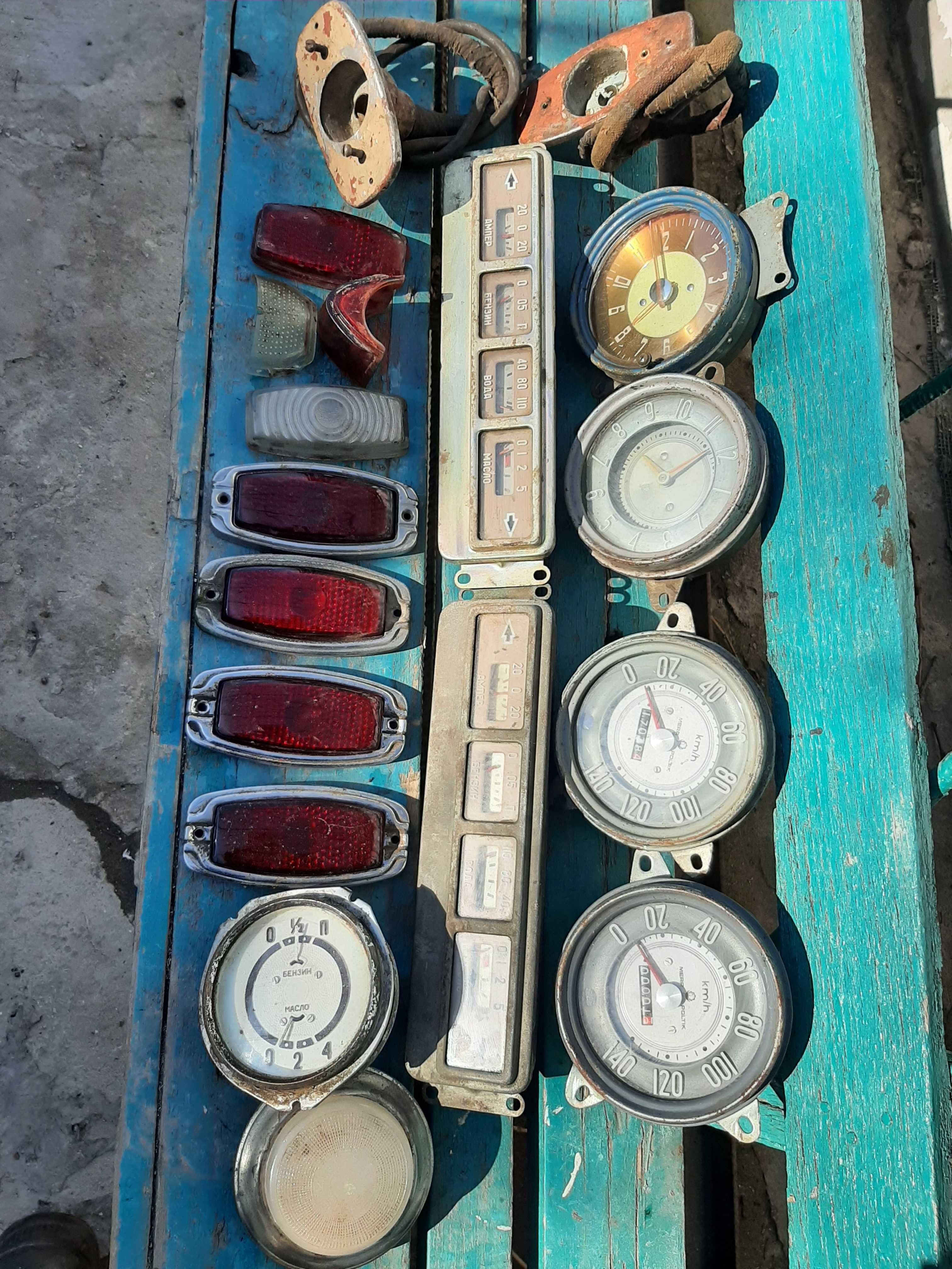 Продам бампер задний  славута.