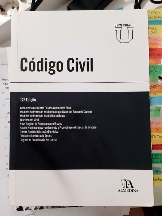 Livros Universitários (Economia, Direito, Contabilidade) e ISEG