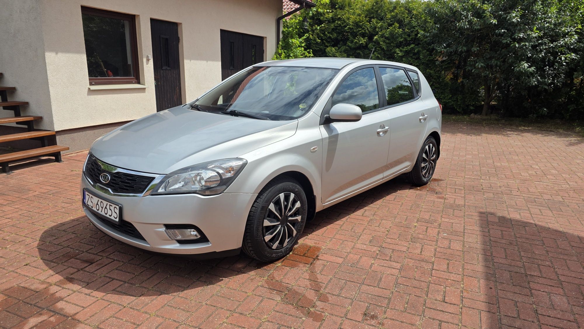 Kia ceed 1.6 2010