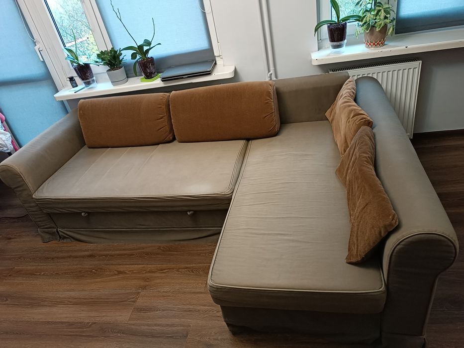 Продам угловой диван(240х140)-250зл.Самовывоз.Район Винограды