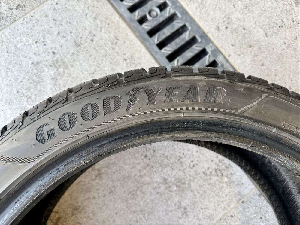 Goodyear Ultragrip Performance + 225 45/R19 96V