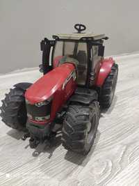 Ciągnik Bruder Massey Ferguson