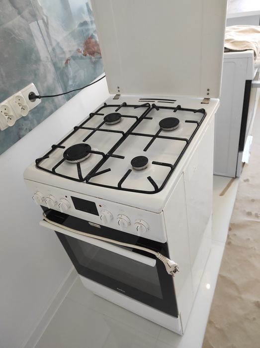 Sprzedam kuchenkę gazową elektryczną