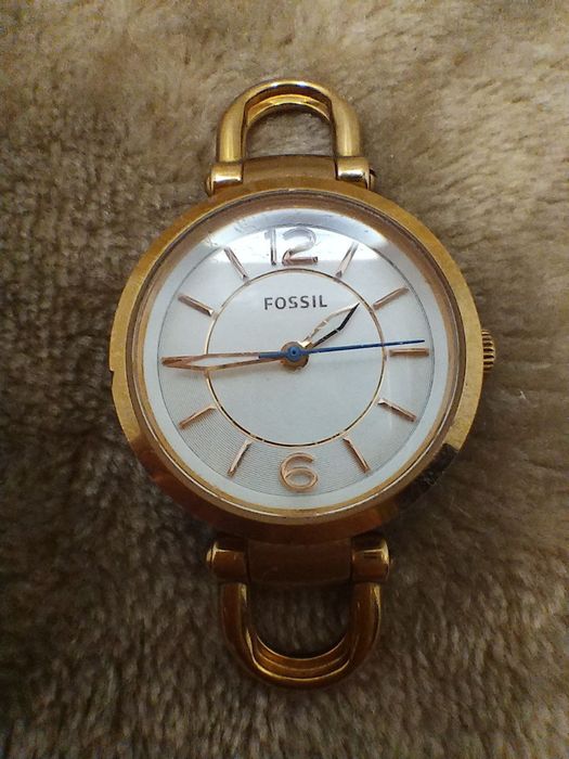 Продаю женские часы Fossil Dress
