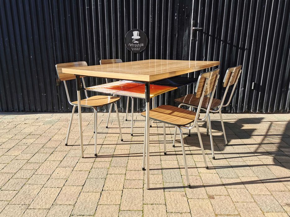 Zestaw kuchenny: Stół+ 4x krzesło, FORMICA, Czechosłowacja '70, RETRO