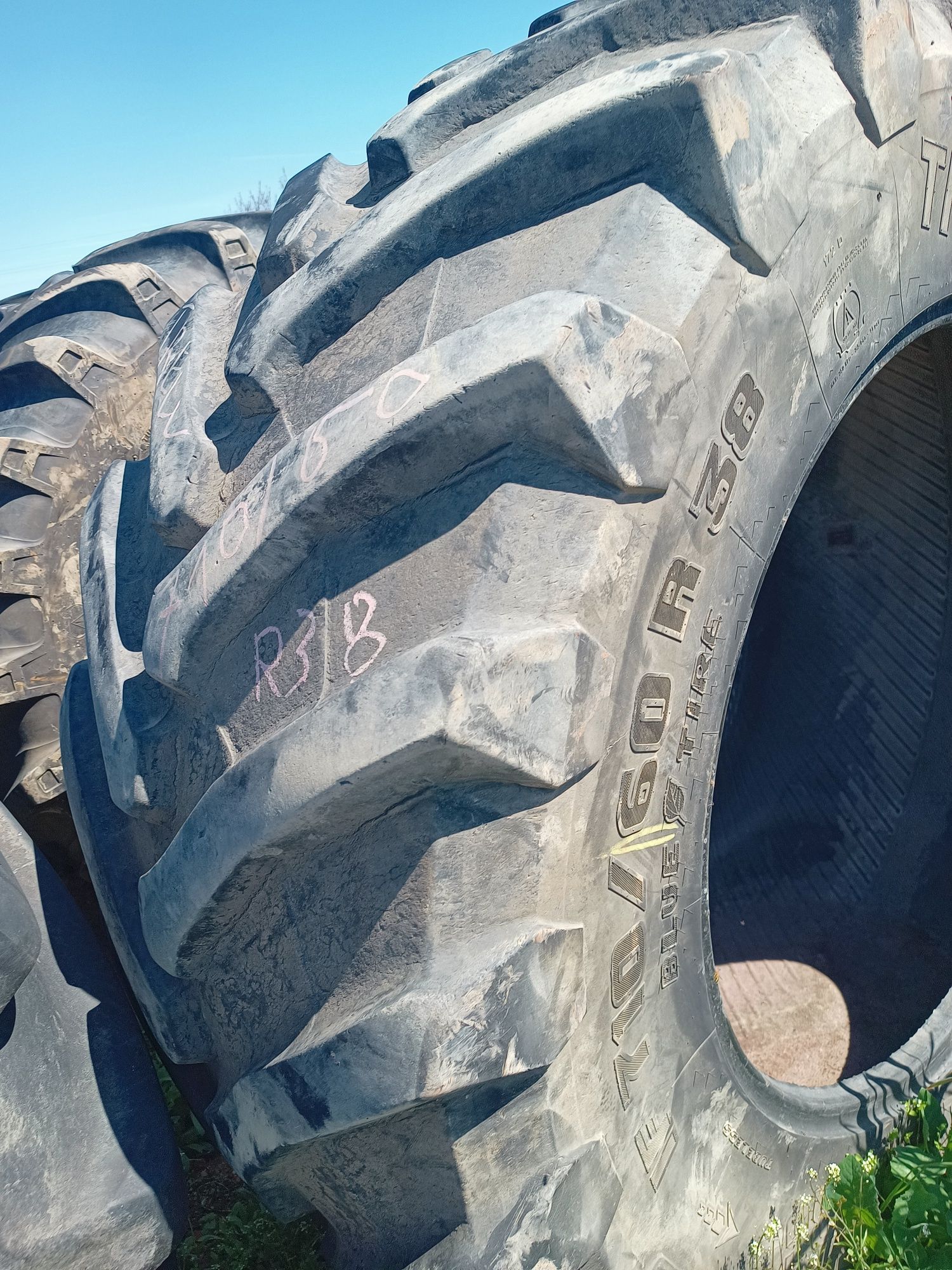 Opony rolnicze 710/60r38 trelleborg komplet Fendt John Deere case mf