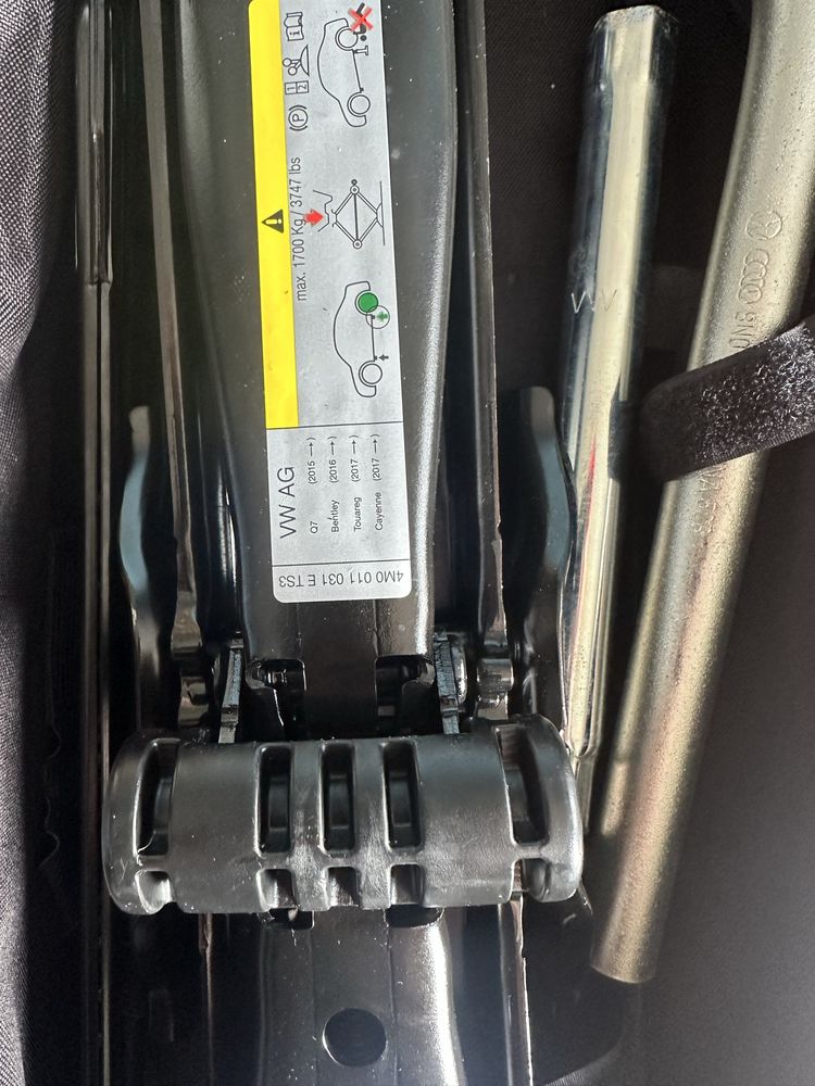 Домкрат audi q7,porsche cayenne,vw touareg 3,4m0011031