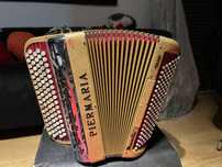 Vendo  Acordeão Piermaria Musette feito em Italia, como novo