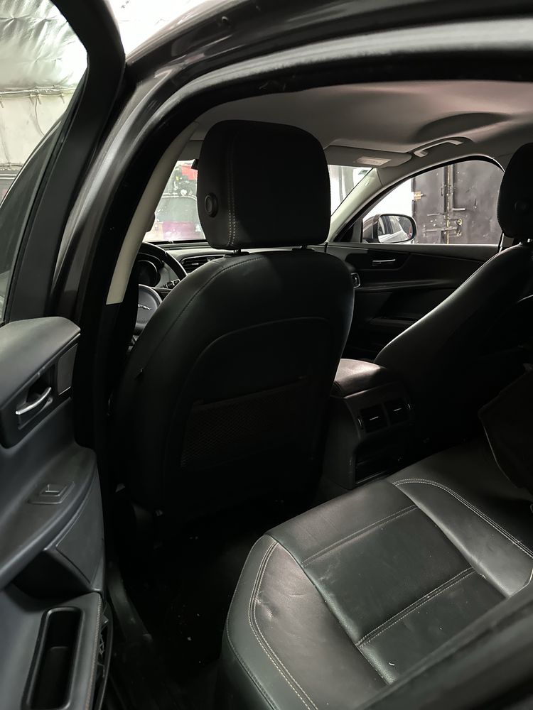 Jaguar xe 2.0d automat. Uszkodzony.