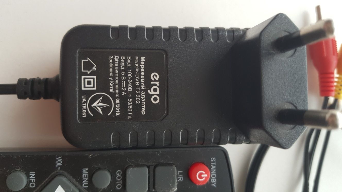 Т2 медіа тюнер ERGO DVB T2-302 + пульт + блок живлення, умовно робоча