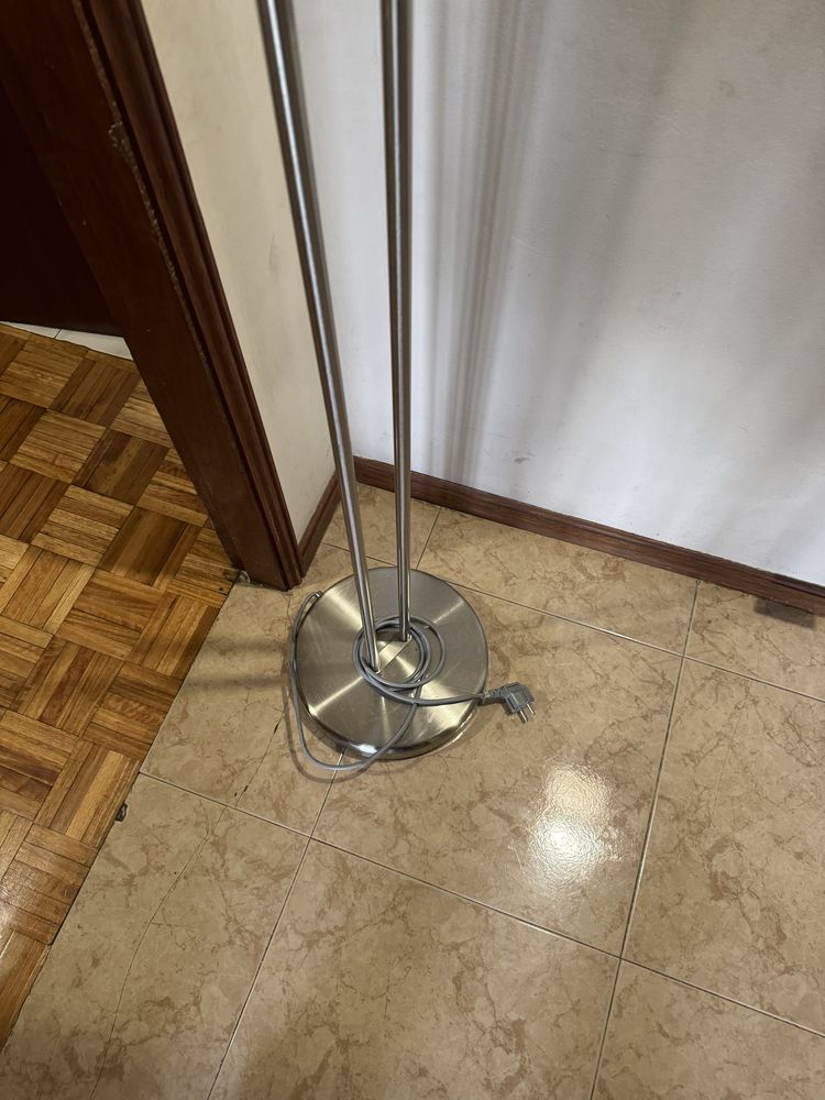 Candeeiro de pe em inox