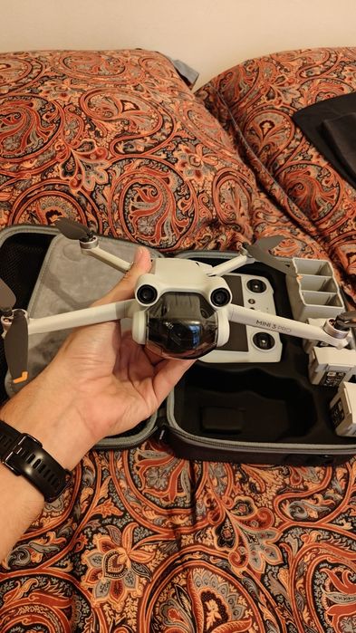 Drone DJI Mini 3 Pro + DJI RC + 3 pilhas + bolsa
