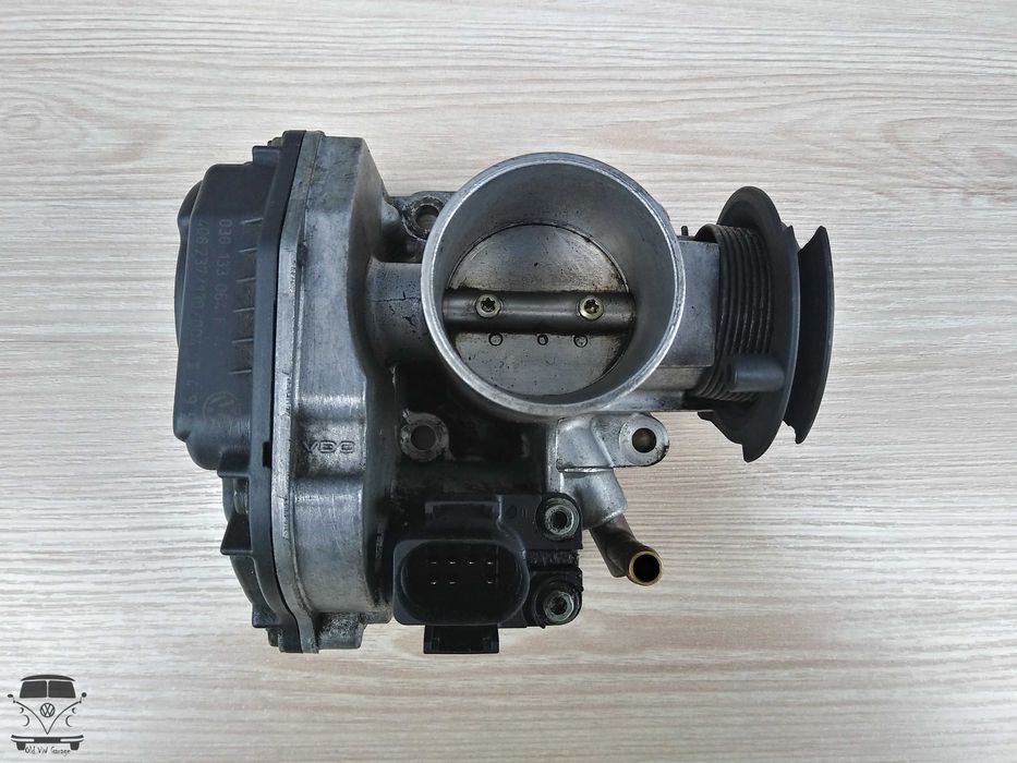 Дроссельная заслонка 1.4 1.6 Гольф 3 Венто Поло Сеат Шкода