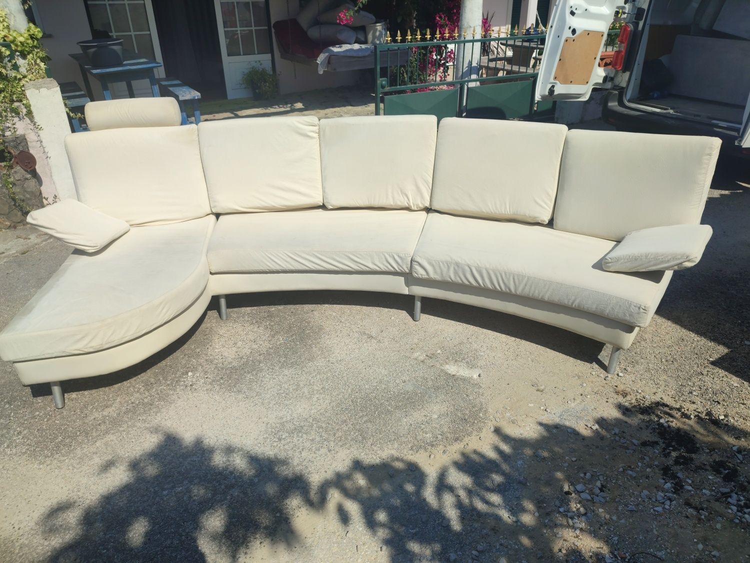 Sofá com chaise long