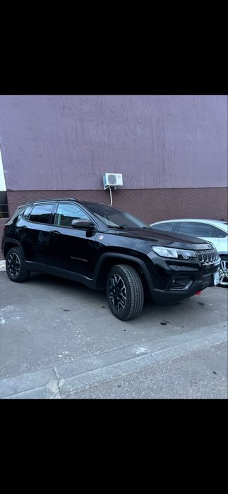 Продам своє авто в хорошому стані jeep compass trailhawk