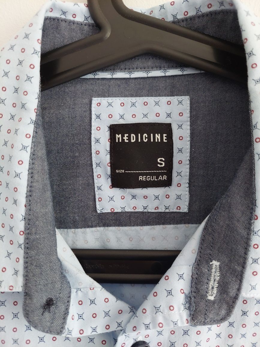 Błękitna koszula Medicine