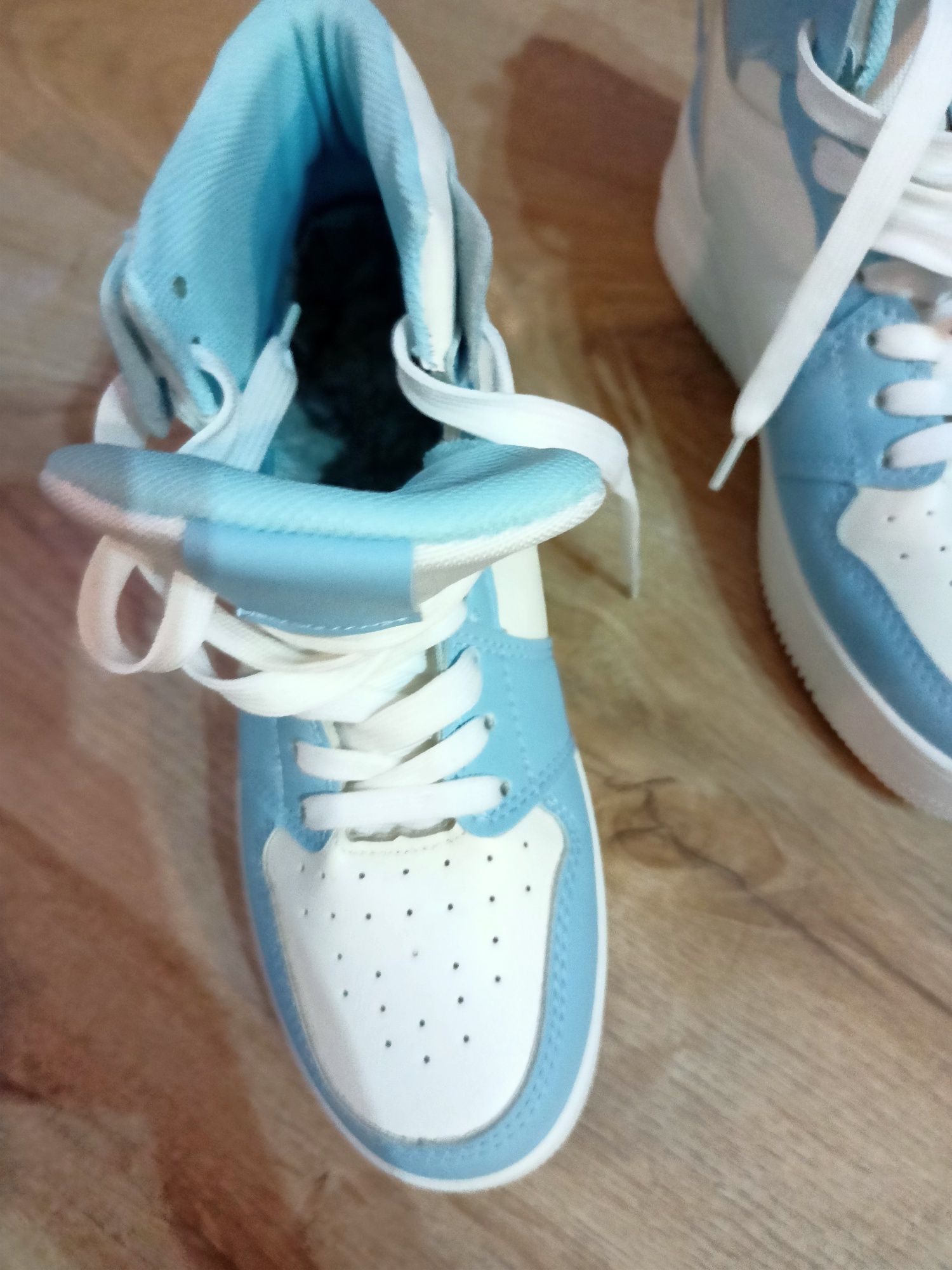 Buty sportowe wyższe