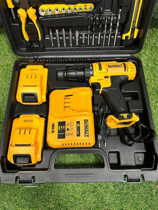 Ударний шуруповерт DeWALT DCD796 (24V, 6AH) з набором інструментів