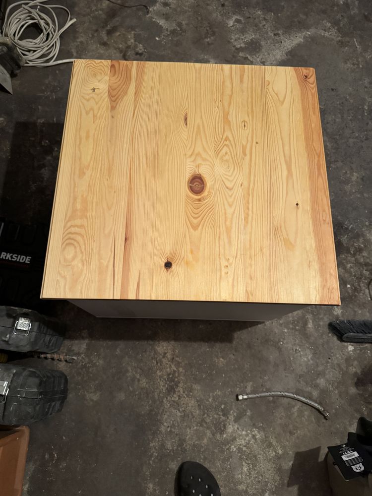 Stolik kawowy Ikea Skruvby