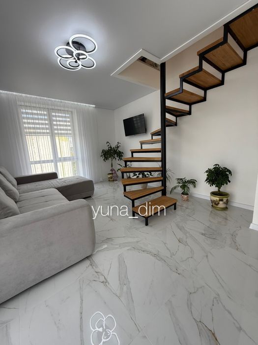 Квартира з ремонтом, меблями та технікою — 2 рівні, м. Дубно