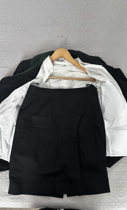 Traje Académico Feminino - Universidade de Aveiro