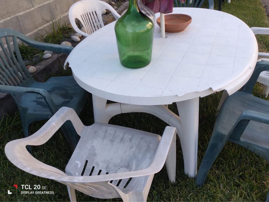 Conjunto de mesas e cadeiras exteriores