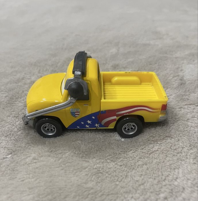 Колекційна машинка з мультфільму  «Тачки»  Джон Лассетер.