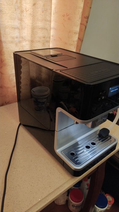 Кофемашина Miele CM6160