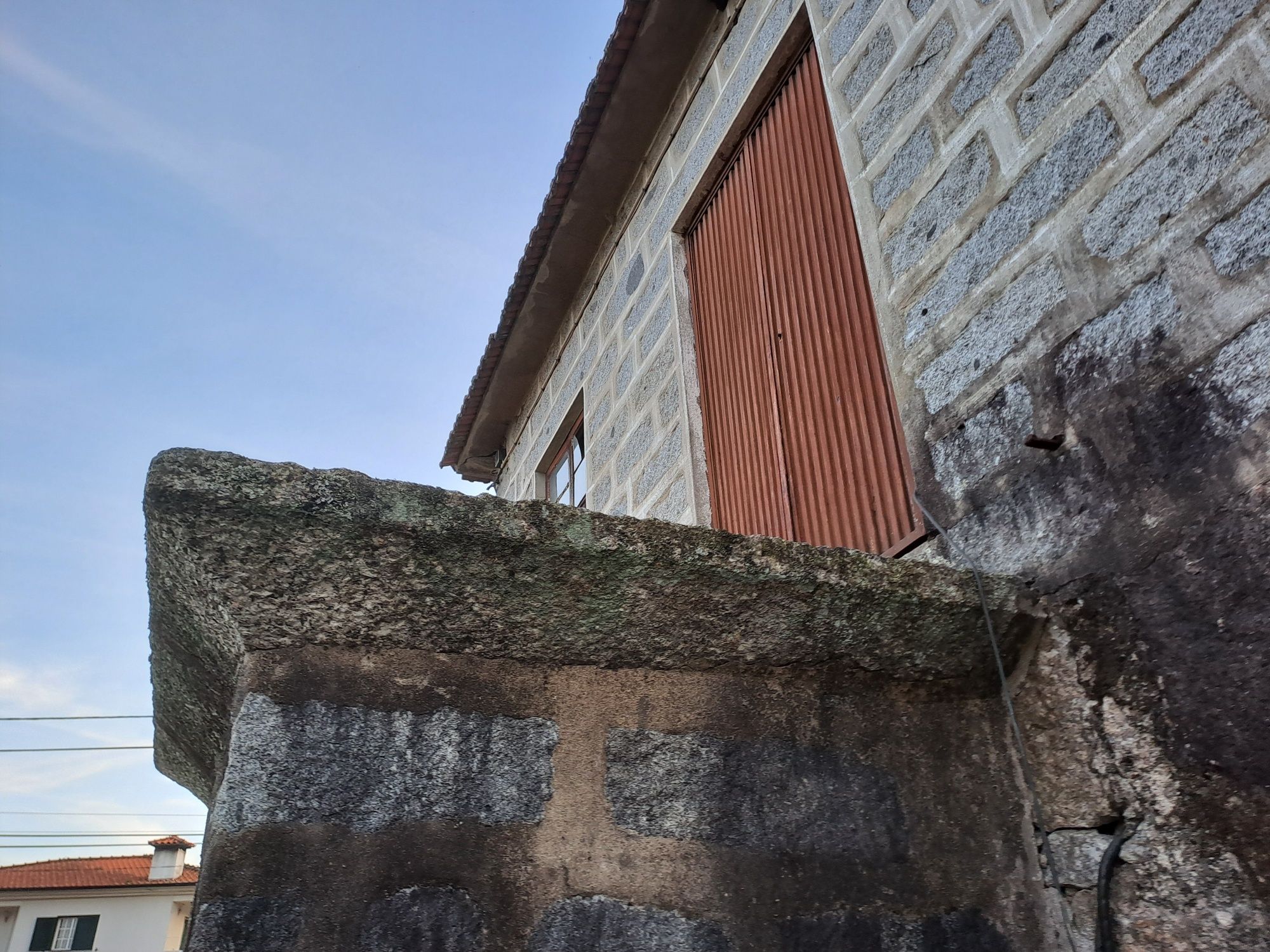 Pátio/ soleira em pedra e 5 degraus