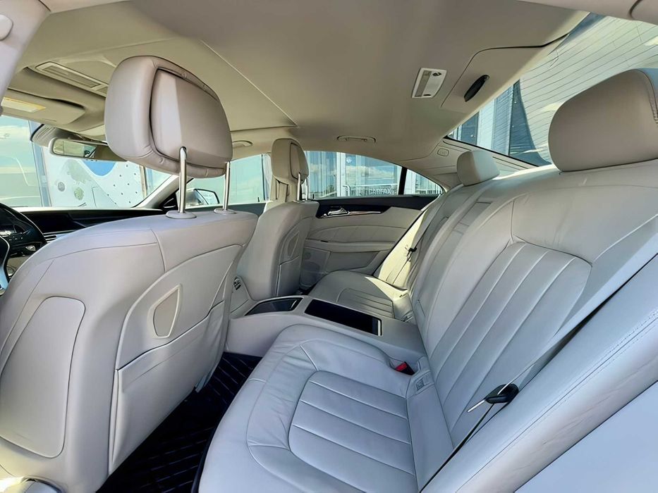 Mercedes-Benz CLS      2013