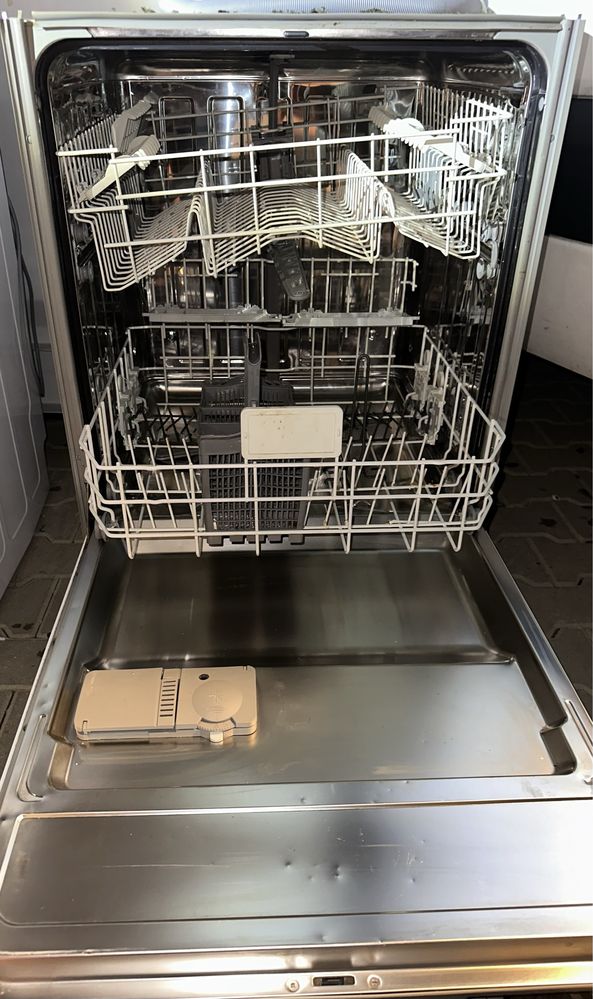 Zmywarka pod zabudowe 60 Amica z frontem