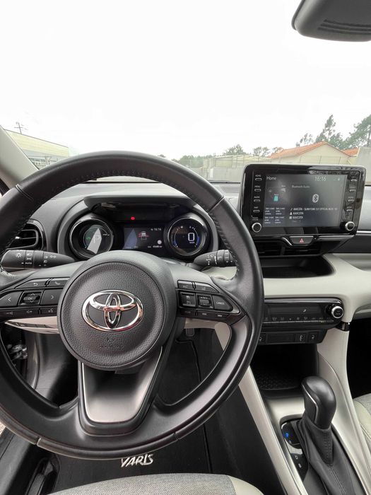 Toyota Yaris 1.5 HDF Hybrid 2023 – Excelente Estado