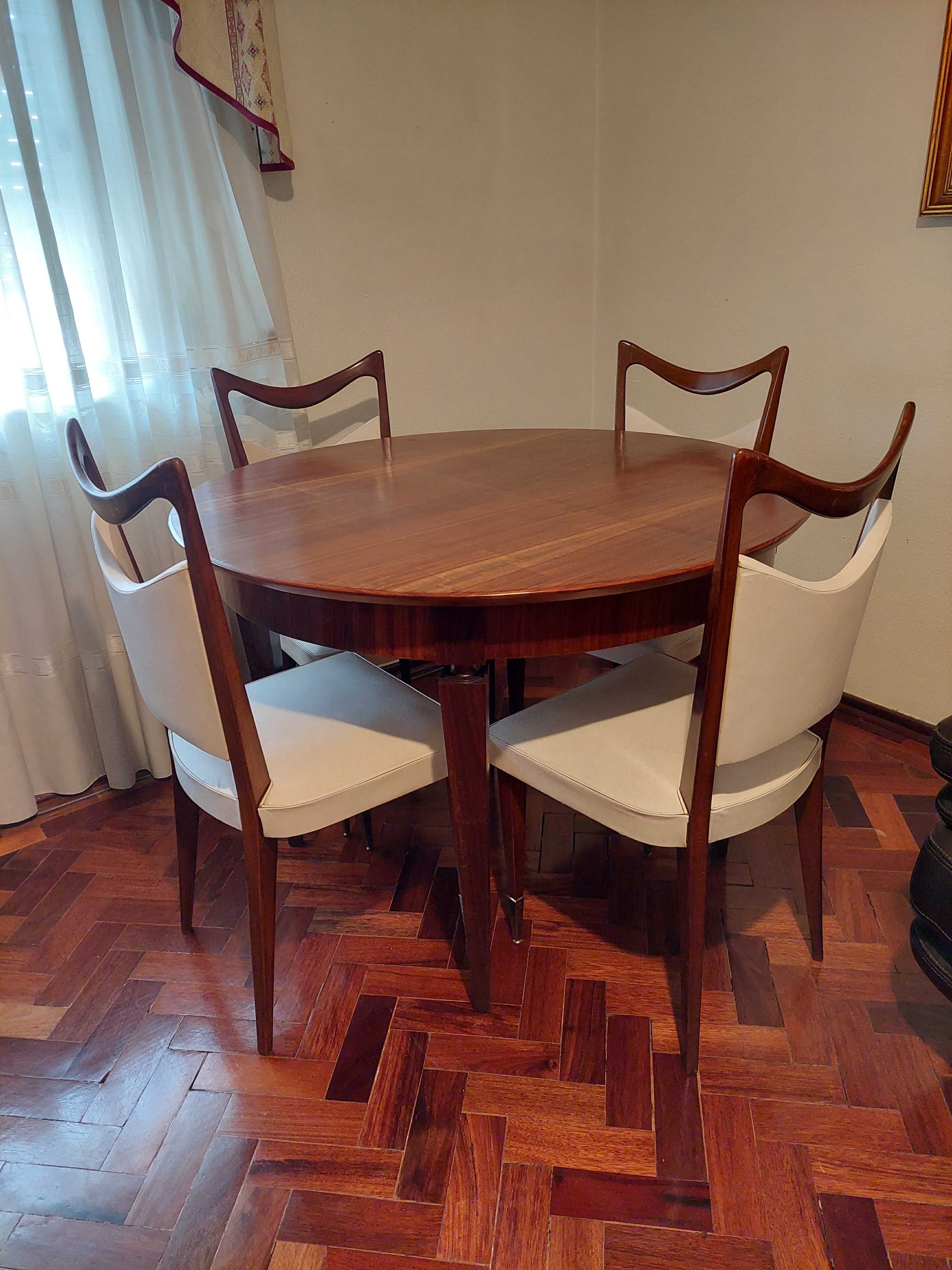 6 cadeiras de design italiano (anos 50) + mesa extensível vintage