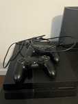 Ps4 slim z 2 padami