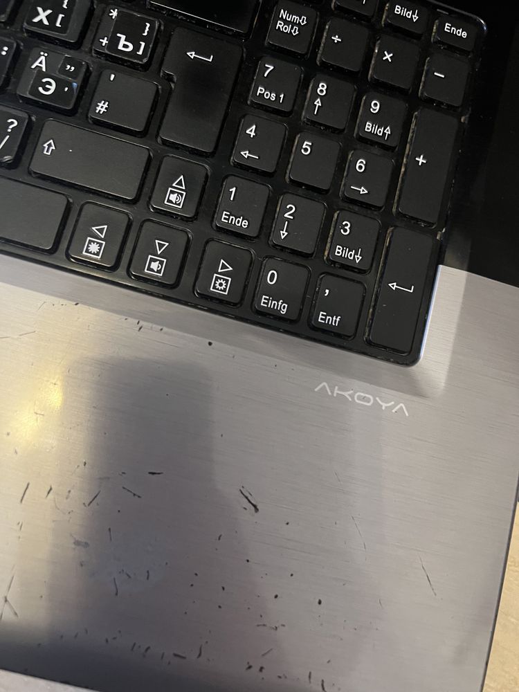 Laptop Medion Akoya E7218